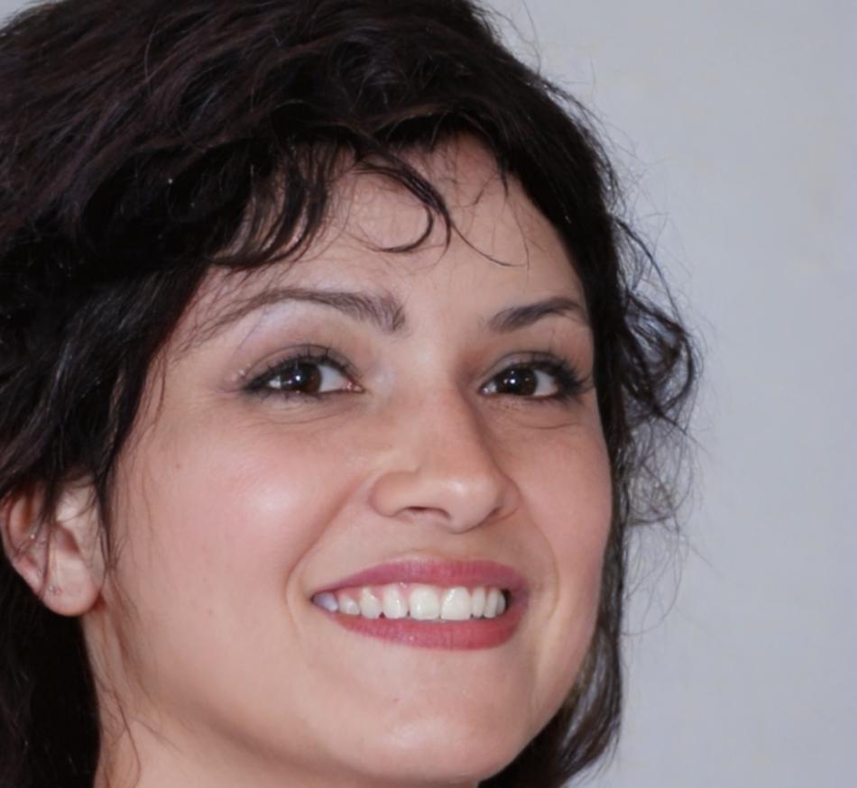 Siriporn Khamthong, Senior Financial Analyst at Sparkly Glowen